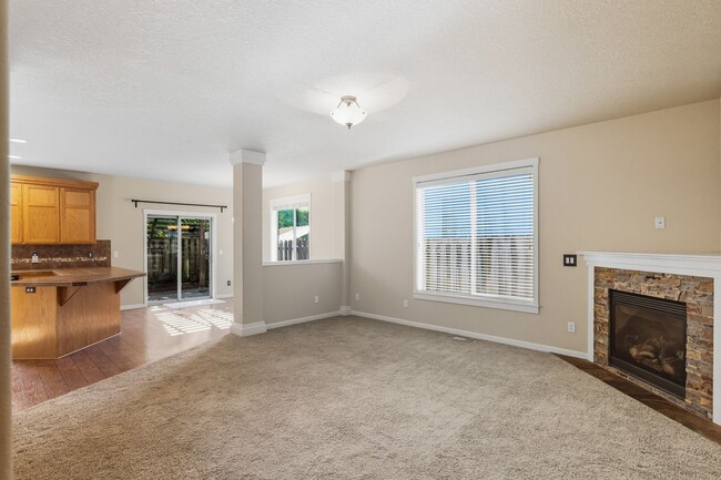 Building Photo - Delightful 4-Bedroom, 2.5-Bath Home in the...