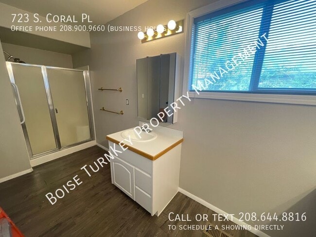 Building Photo - 723 S Coral Pl