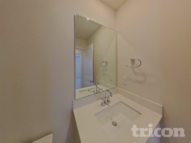 Building Photo - 1041 Bandon Dr