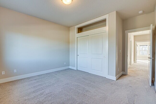 Building Photo - 11741 SW Barcelona St