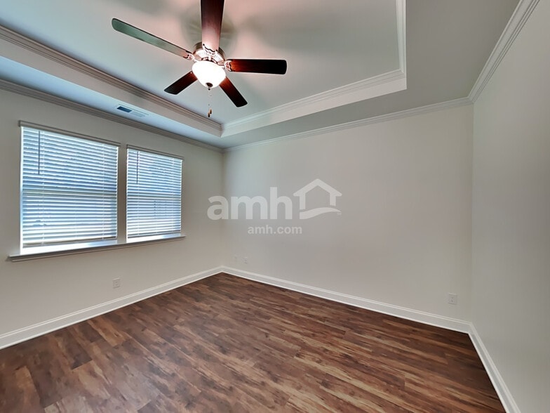 Building Photo - 552 Rivermist Dr