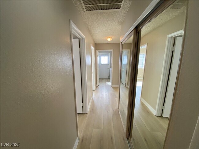 Building Photo - 376 Legacy Dr