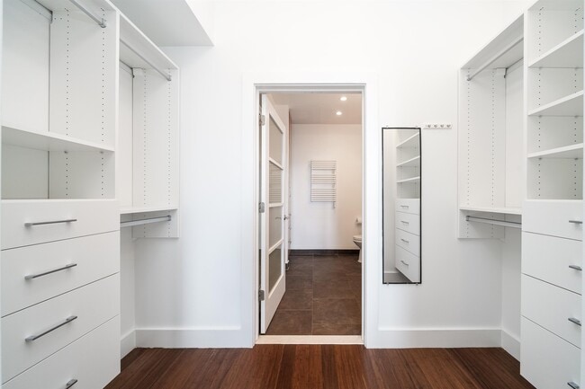 Building Photo - 650 Montgomery St