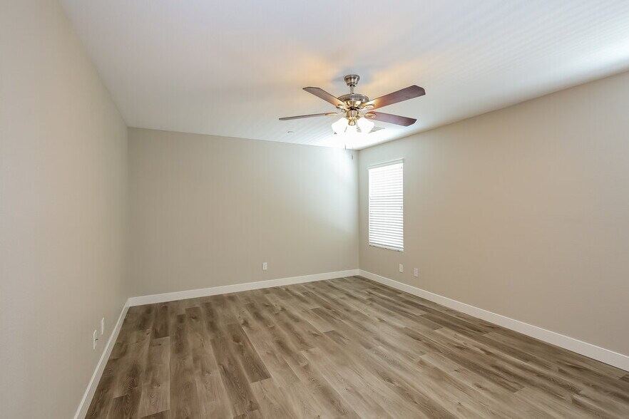 Building Photo - 9004 Tropical Tide Ct