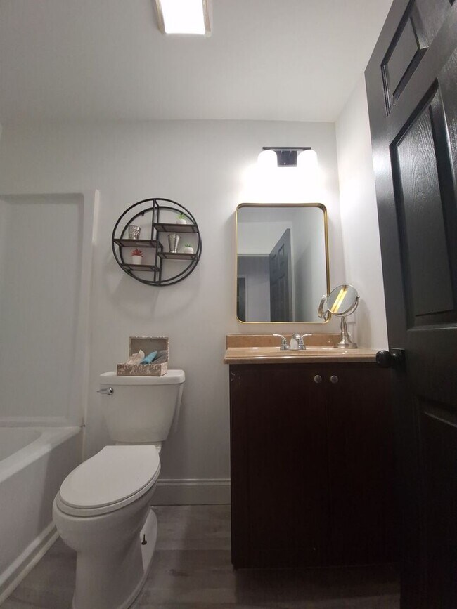 Building Photo - Historic Charm Meets Modern Comfort: 2BR Baltimore Townhouse with Private Yard