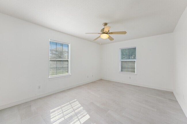 Building Photo - 11618 Biscayne Way