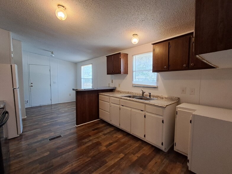 Building Photo - 23 Jimmie Ln