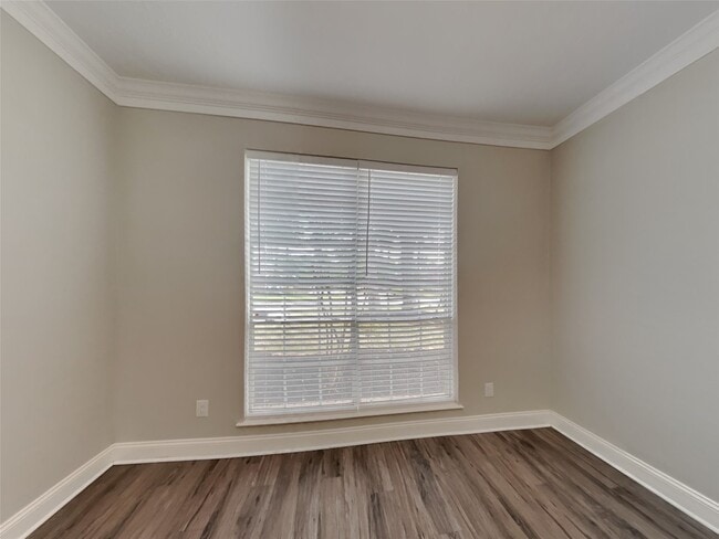 Building Photo - 510 Tanguey Ct