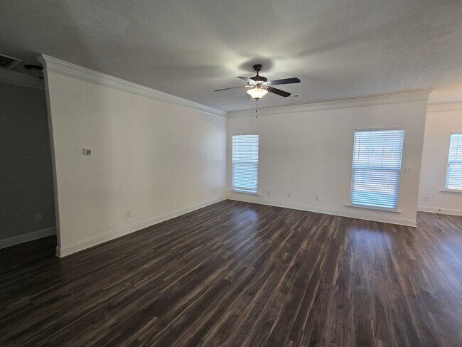 Building Photo - 306 Brickyard Creek Ct