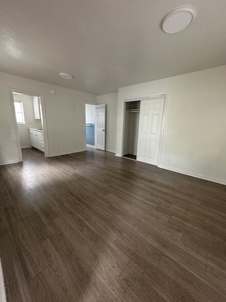 Building Photo - 178 E 27th St