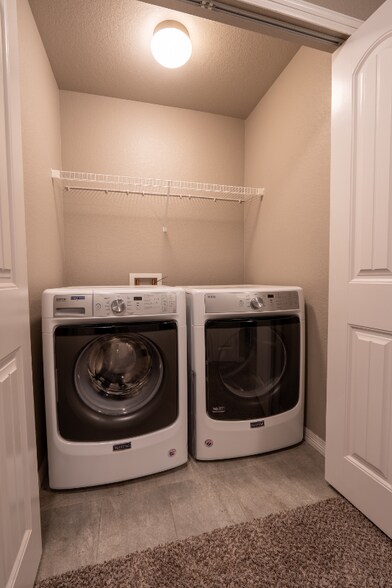 Building Photo - 2481 Likens Dr