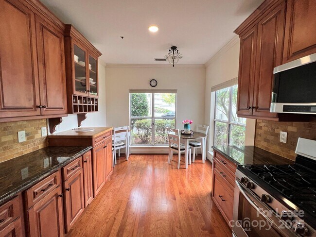 Building Photo - 1140 Torrence Cir