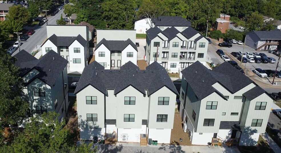 Building Photo - 618 Whitham Ave