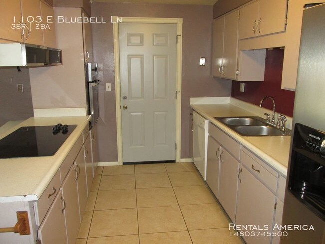 Building Photo - NO HOA!