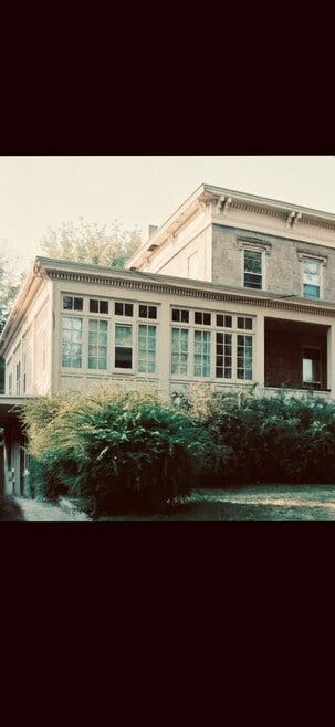 Building Photo - 114 W Gilman St