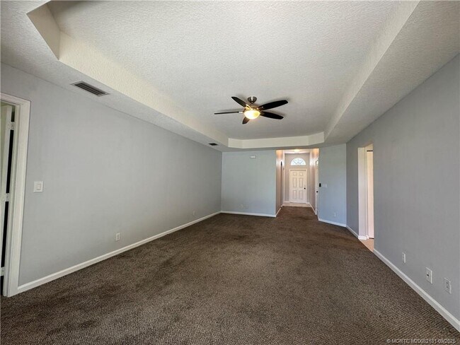 Building Photo - 4567 SE Murray Cove Cir