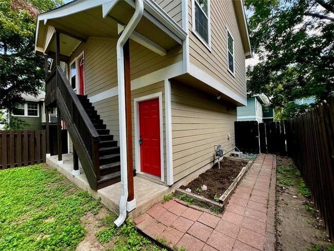 Primary Photo - 5403 Evans Ave