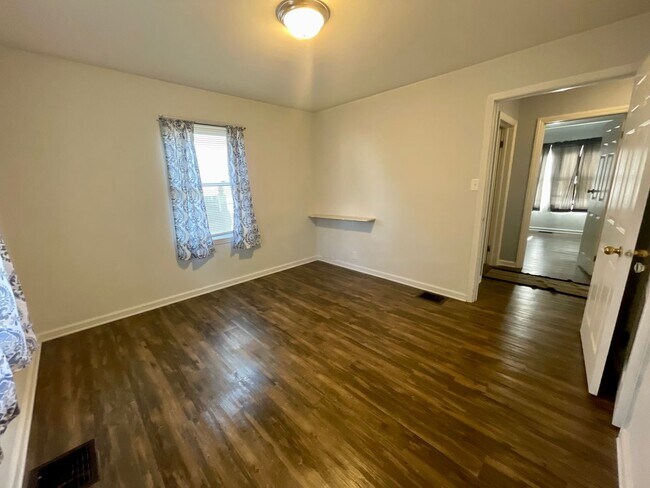 Building Photo - Spring Into Savings! Sign your lease now and get 50% OFF March Rent!