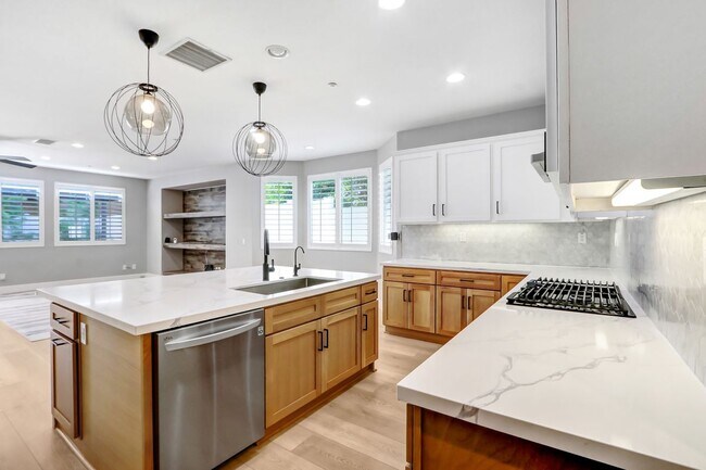Building Photo - 4386 Bayhill Ln