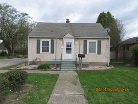 Building Photo - 2118 E 5th St