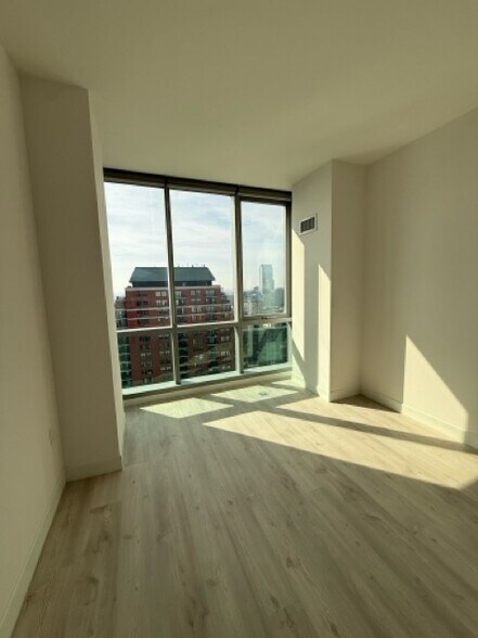 Building Photo - 111 S Wabash Ave