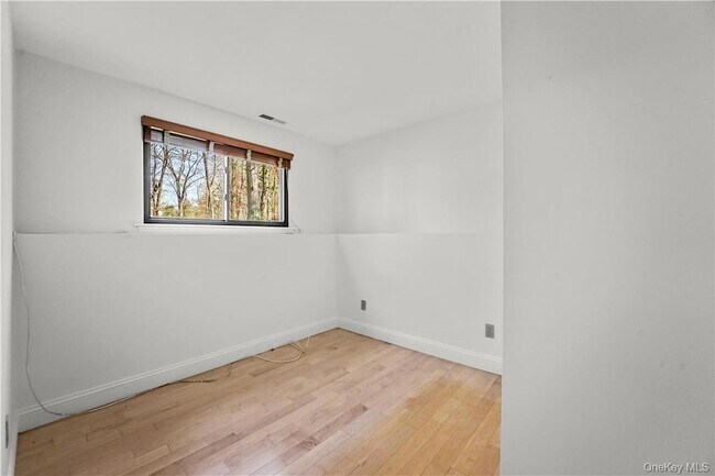 Building Photo - 6 Scarborough Cir