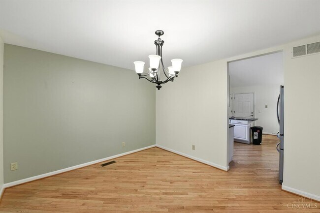 Building Photo - 5 Waterview Ct