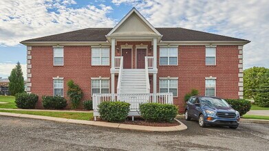Building Photo - Special: 2BR, 1 1/2 BA condo, upstairs unit. $300 off for a lease starting 3/1/26 or sooner. (Ple...