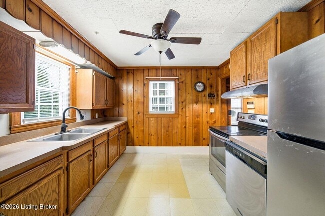 Building Photo - 1209 Valley Dr