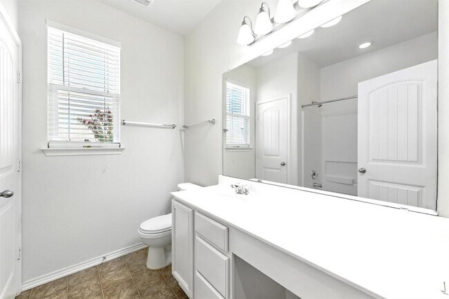 Building Photo - 173 Apricot Dr