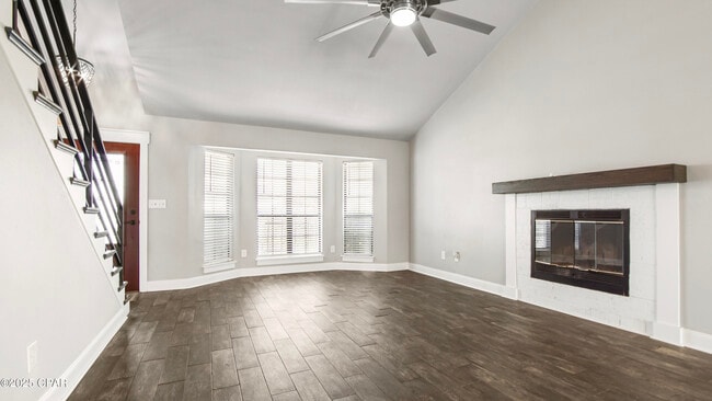 Building Photo - 2400 Jason Dr
