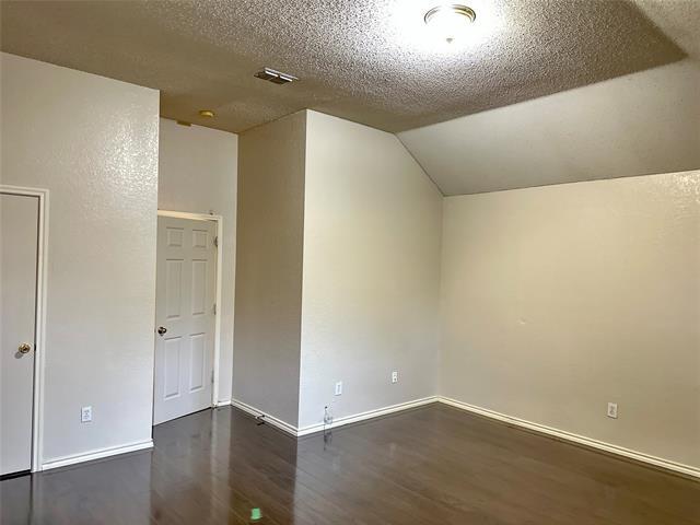 Building Photo - 3531 Tamarack Dr