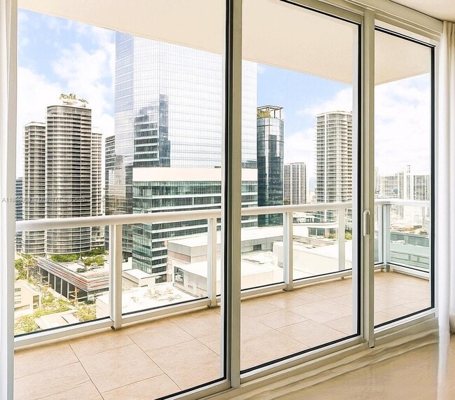 Building Photo - 951 Brickell Ave