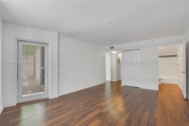 Building Photo - 1756 N Bayshore Dr