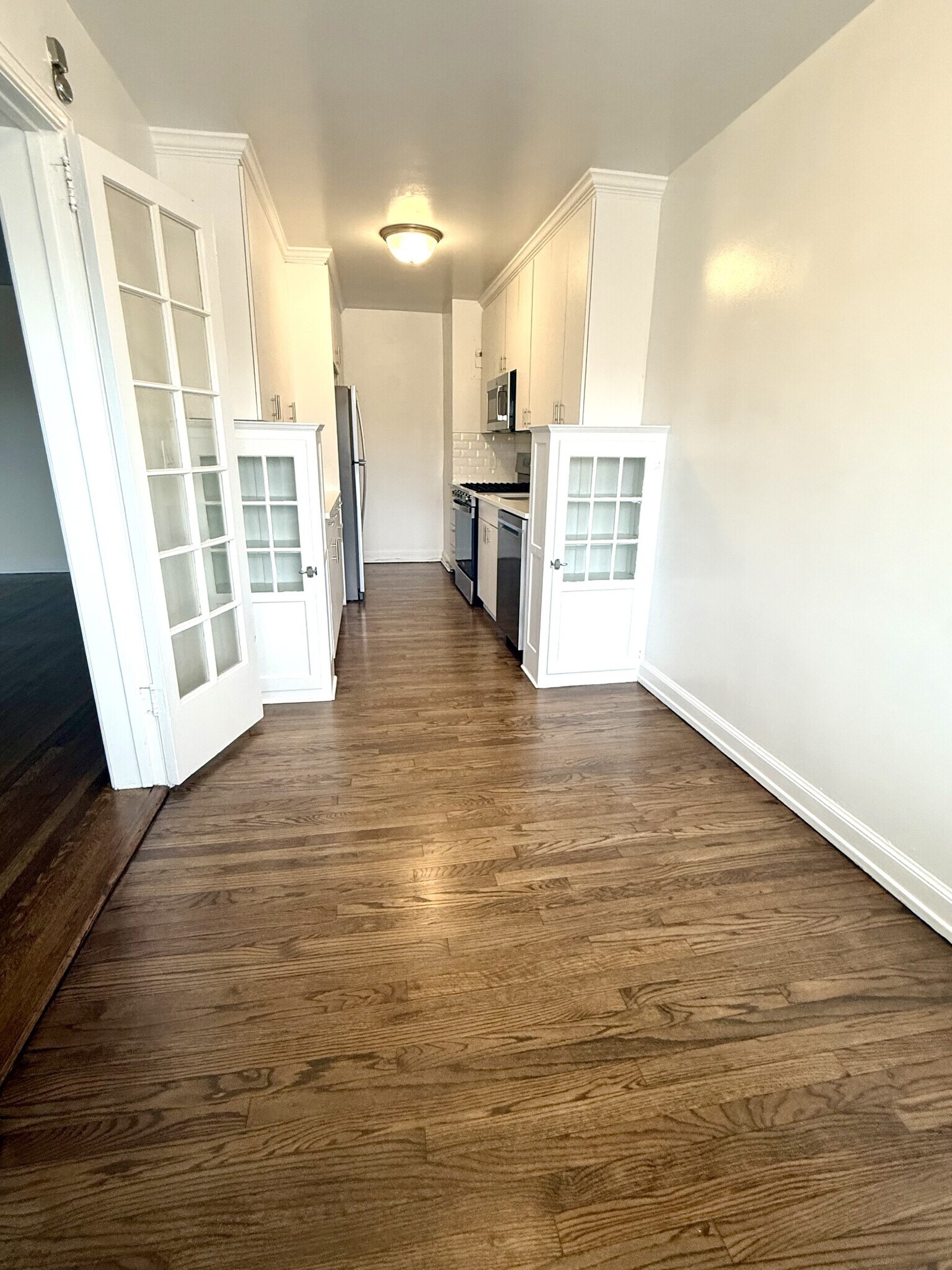 Building Photo - 12 Oak Ave