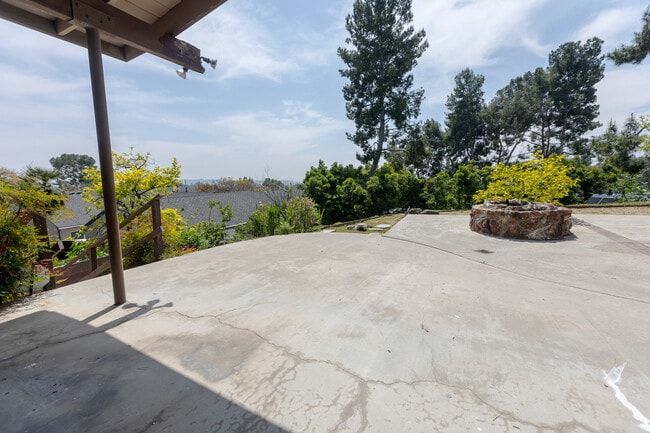 Building Photo - 1855 Alpha St