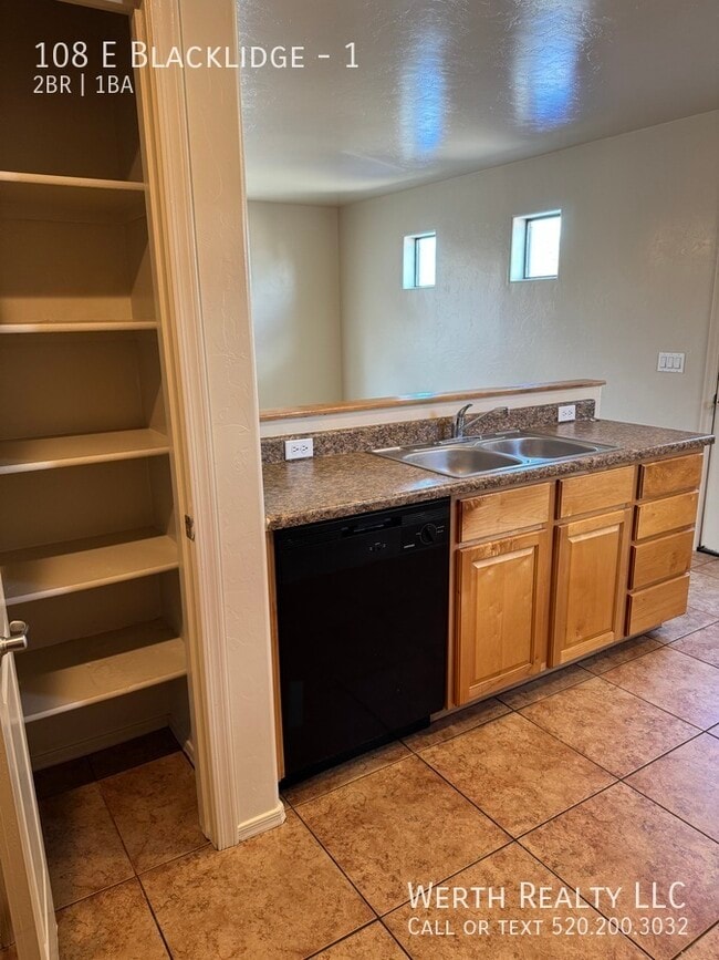 Building Photo - 108 E Blacklidge-1