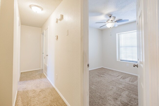 Building Photo - Conveniently located 3 Bedroom, 2 bath near HAFB