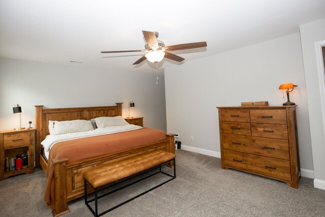 Building Photo - Charming 3-bedroom, 2.5-bath home nestled in the heart of Carthage