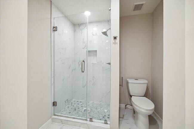 Building Photo - 15 Rutgers Pl