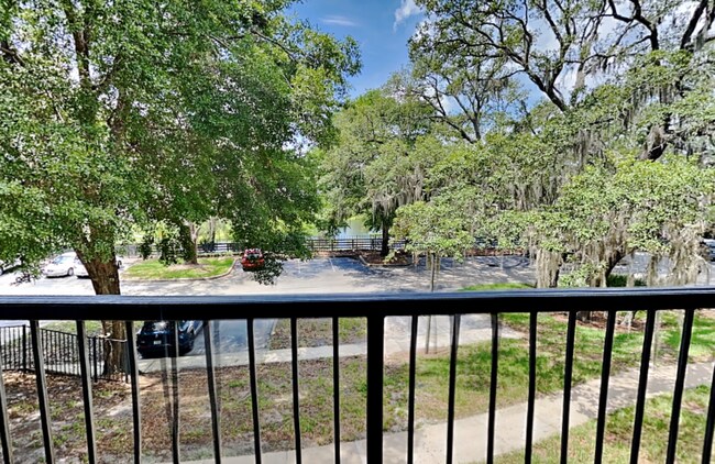 Building Photo - 114 Vista Verdi Cir