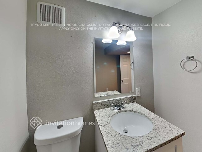 Building Photo - 240 Peck Ct