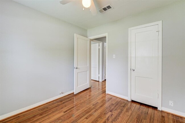 Building Photo - 5907 Nelwyn St