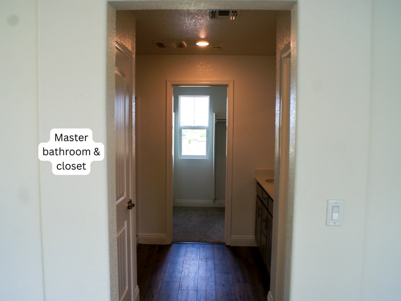 Building Photo - 2986 Portage Way