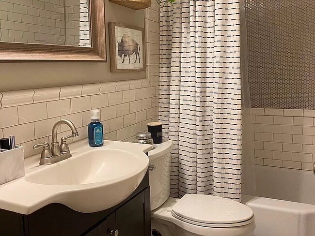 Building Photo - 2628 Union Ave Extended