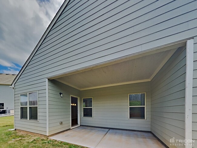 Building Photo - 2336 Joplin St
