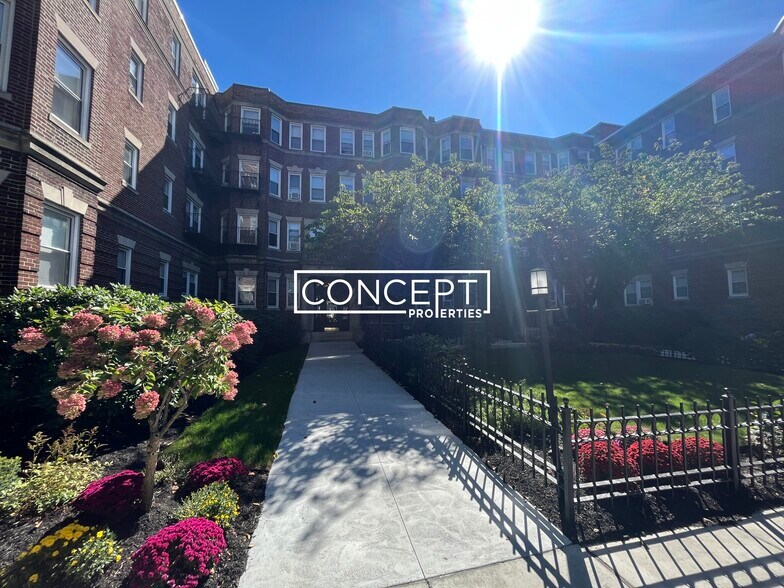 Building Photo - 100 Queensberry St