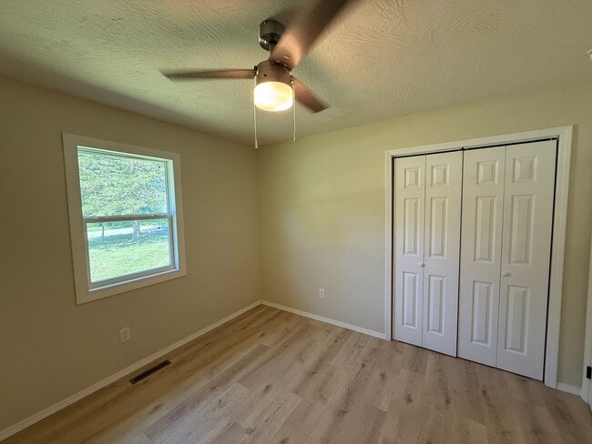 Building Photo - Remodeled 3 Bedroom 2 Bathroom home in Battlefield MO