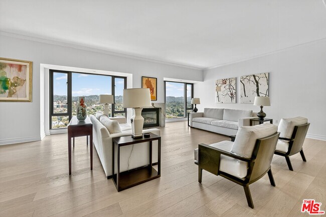 Building Photo - 10727 Wilshire Blvd