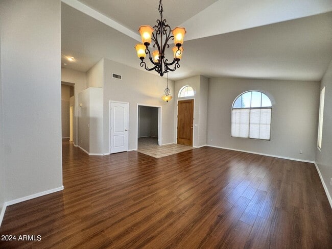 Building Photo - 1795 W Canary Way